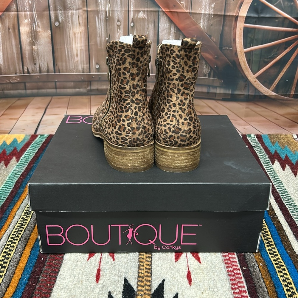 Boutique by Corkys Small Leopard Print Bootie - Picture 4 of 5